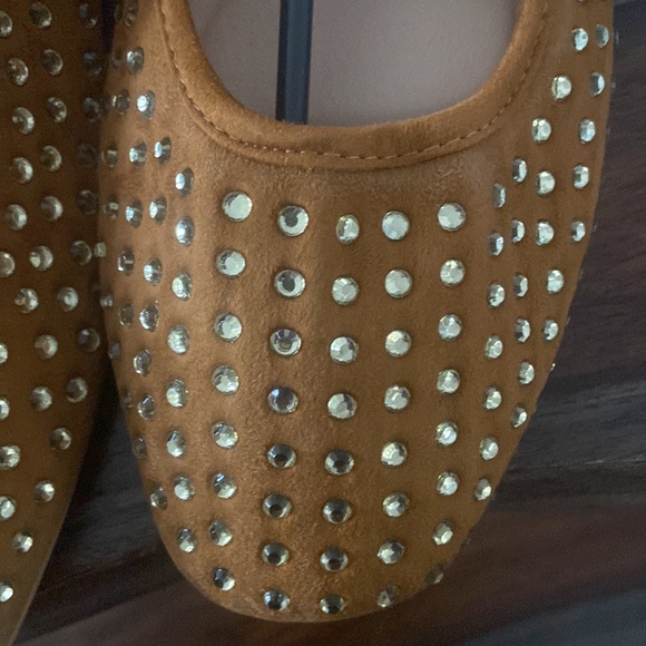 Tan and gold studded flats 7 - Picture 6 of 7